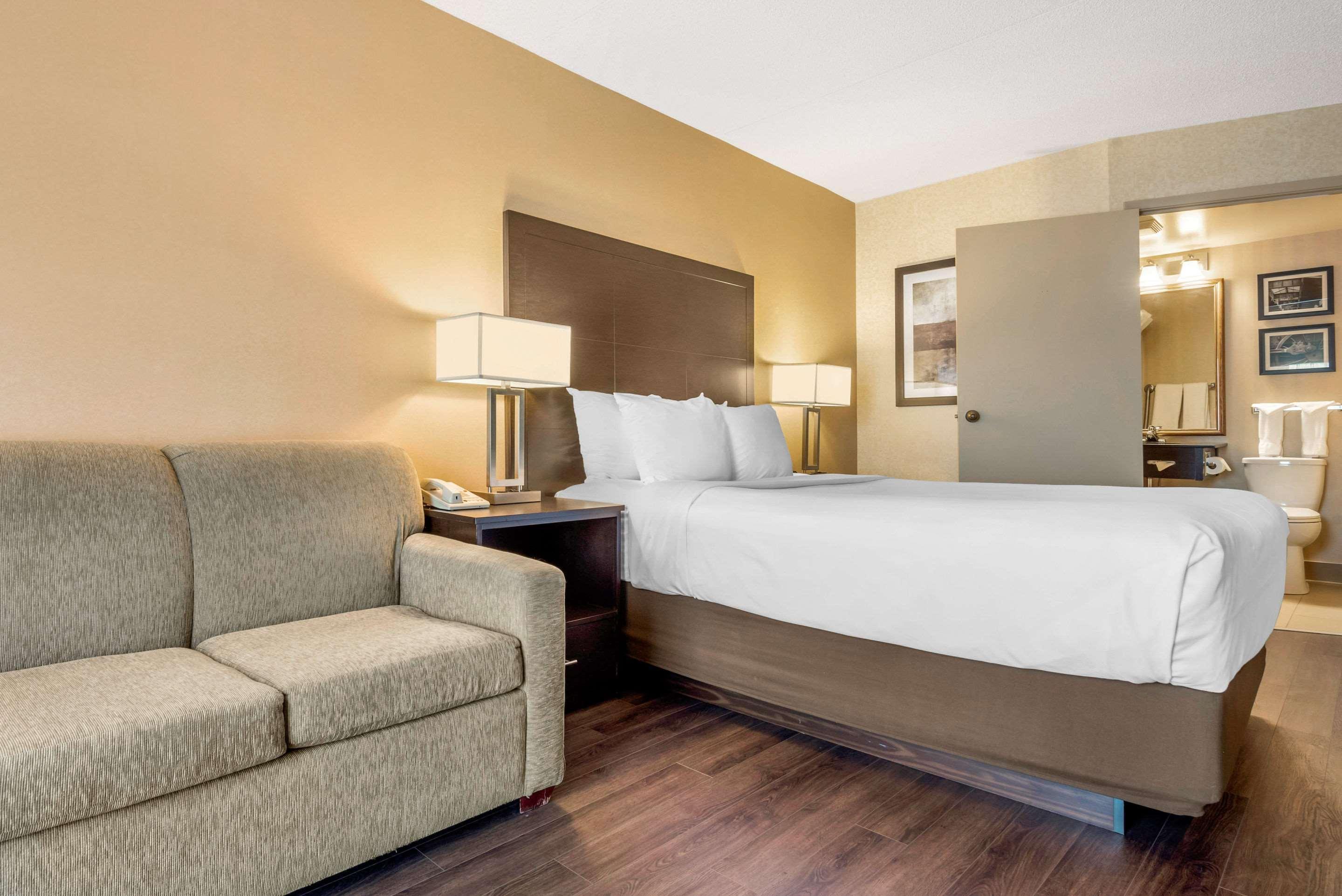 Comfort Inn Saint Thomas Exterior photo