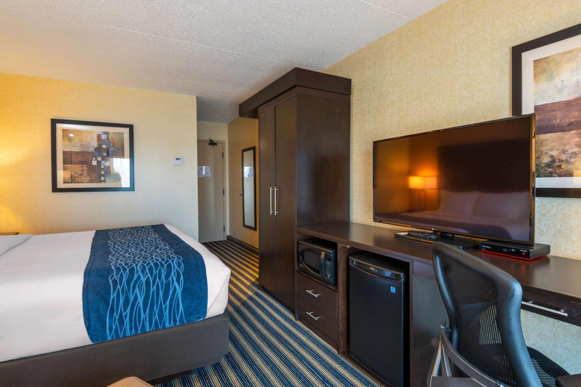 Comfort Inn Saint Thomas Exterior photo