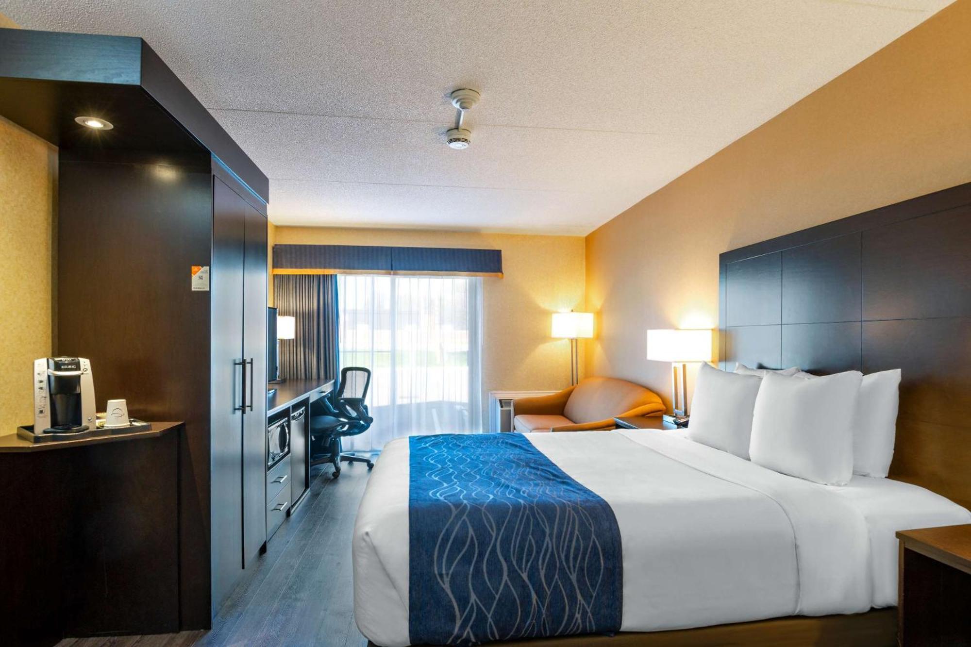 Comfort Inn Saint Thomas Exterior photo