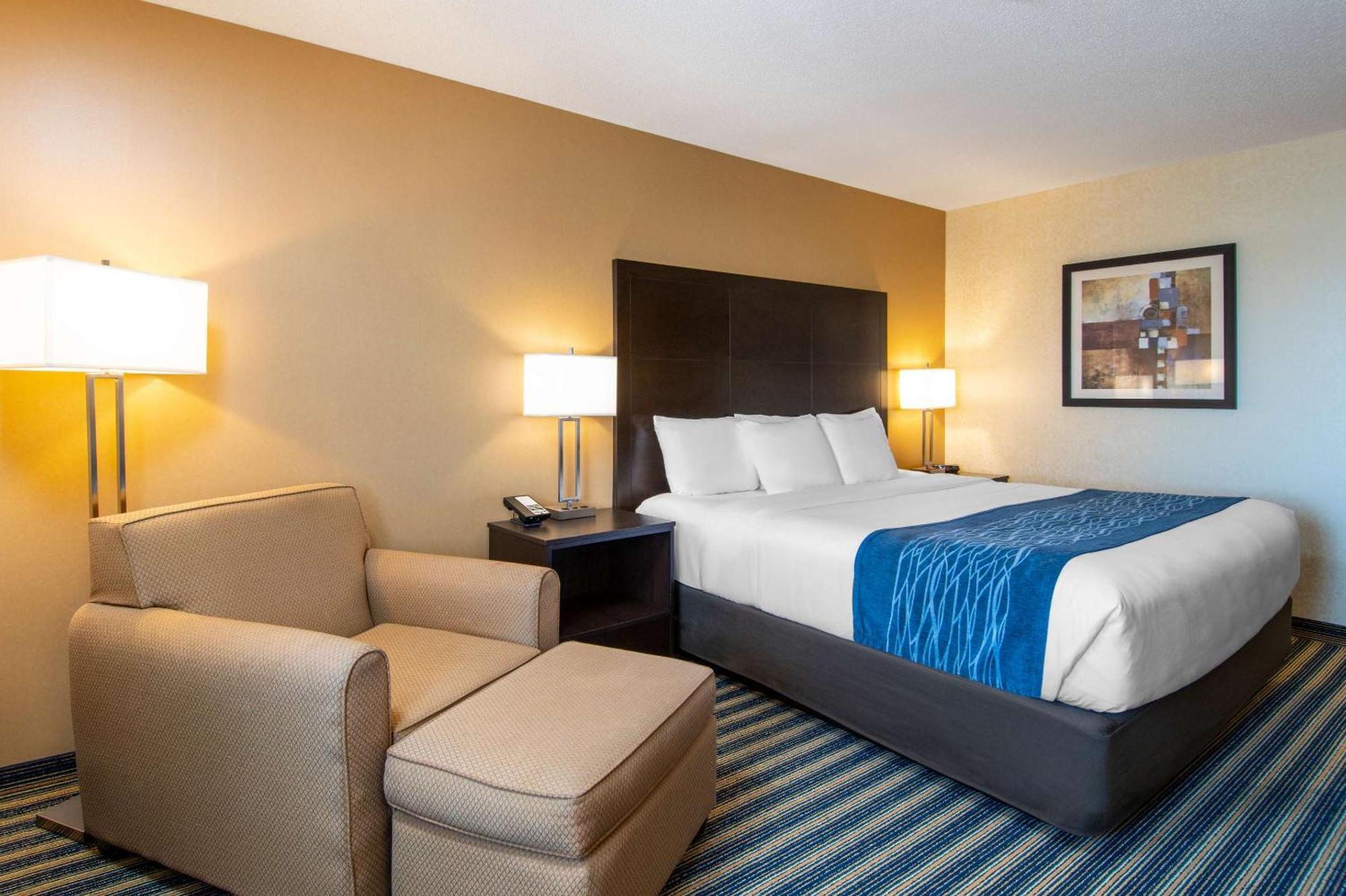 Comfort Inn Saint Thomas Exterior photo